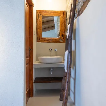 Semesterbostad Donna Rina - Suggestiva Casa Nel Centro Storico