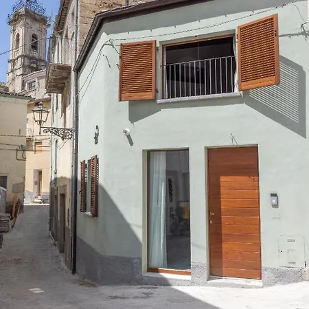 Donna Rina - Suggestiva Casa Nel Centro Storico Semesterbostad Colledimezzo