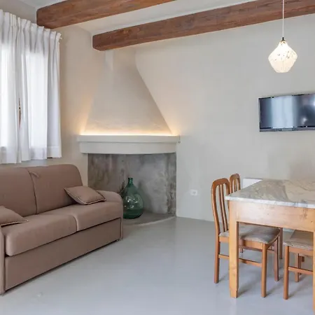 Donna Rina - Suggestiva Casa Nel Centro Storico Colledimezzo