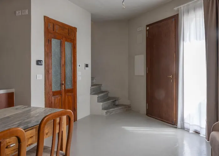 Donna Rina - Suggestiva Casa Nel Centro Storico Colledimezzo